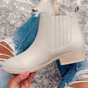 MIA Light Beige Ankle Booties